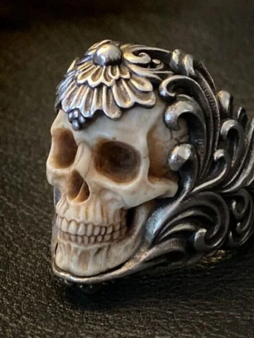 Mens 304 stainless steel gothic skull ring antique silver